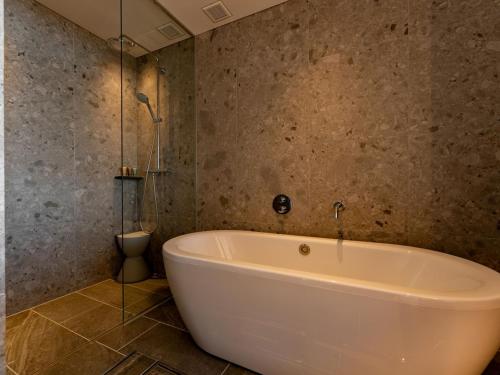 Premium Twin Room B