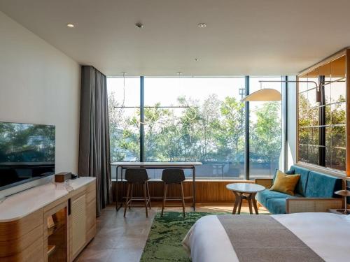 Premium King Room B