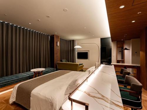 Retreat Suite Room