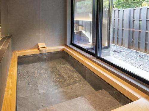 Private hot spring Suite room (3 beds) [Ibuki]