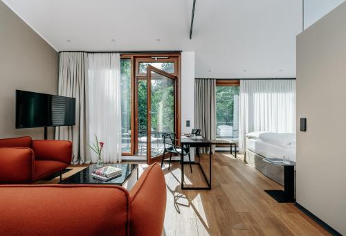 Deluxe King Suite