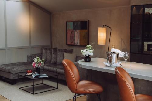 Suite with Lake View