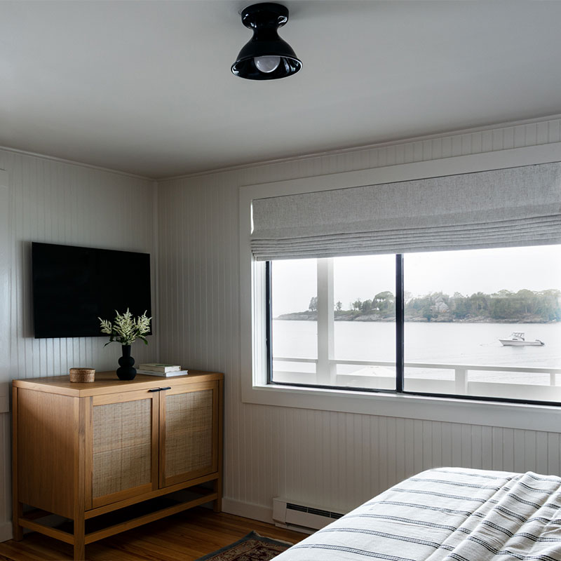 Shore Oceanfront ADA King