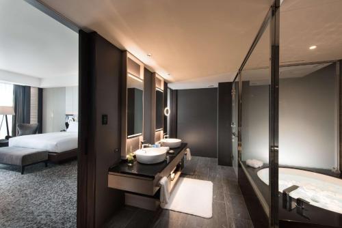 Executive King Suite