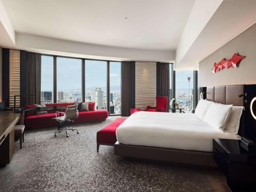 Junior Corner King Suite 