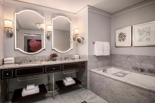 Deluxe Queen Room with Two Queen Beds