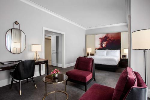 Deluxe King Room with Fireplace