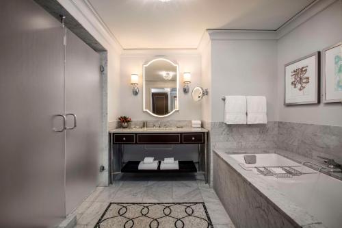 Deluxe King Room with Fireplace