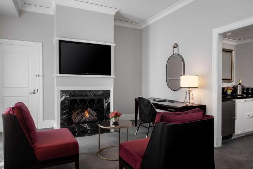 Deluxe King Room with Fireplace