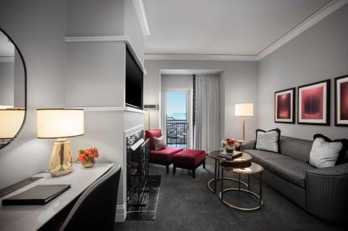 One-Bedroom Terrace Suite with Fireplace and Roll-in Shower - Disability Access