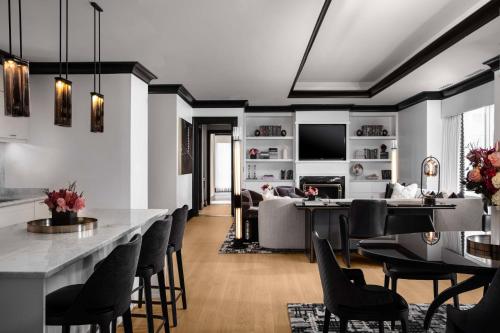 Three-Bedroom Presidential Suite with Fireplace