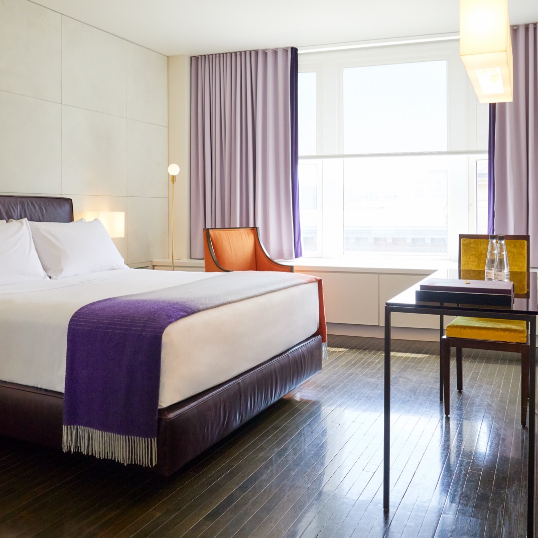 Superior Room - 1 Queen Bed