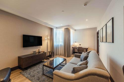 The Fellows Duplex Suite Apartment
