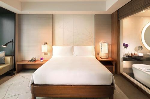 King Room with City View