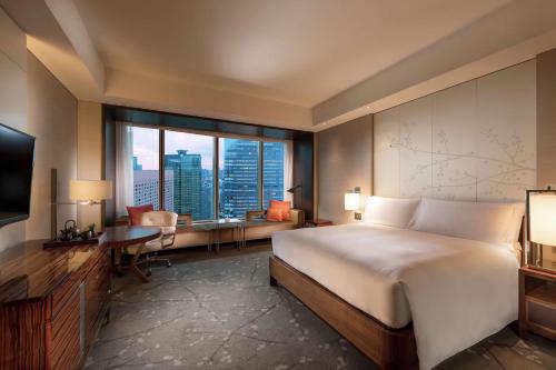 Executive King Room with City View