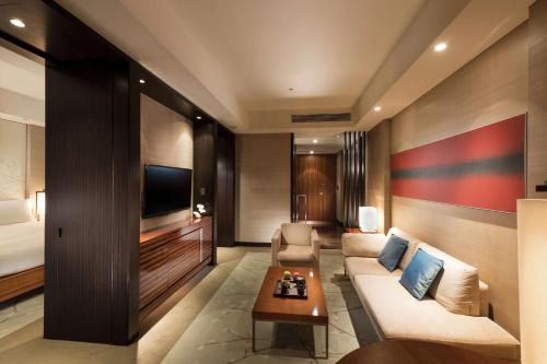 Executive King Suite with Bay View