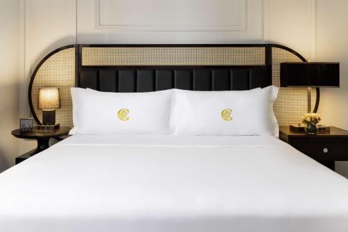 Deluxe King Room with City View