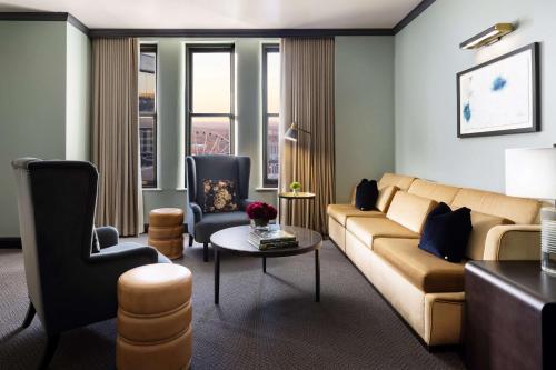 Deluxe One-Bedroom King Suite with City View