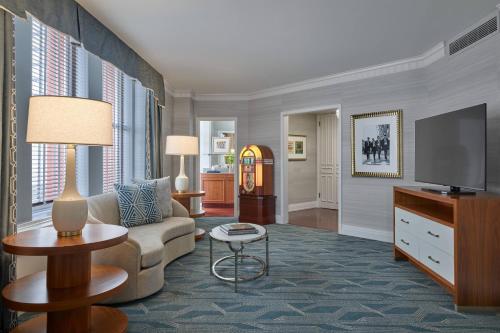One-Bedroom Beatles King Suite with City View