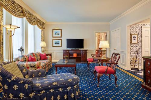 One-Bedroom Presidential King Suite with City View
