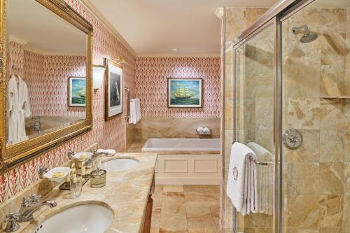 One-Bedroom Presidential King Suite with City View