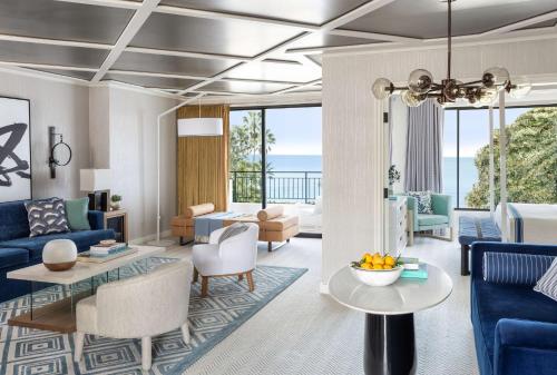 One-Bedroom Oceanfront Penthouse Signature Suite