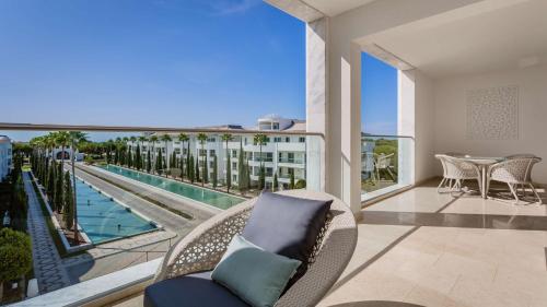 Grand Deluxe King Suite