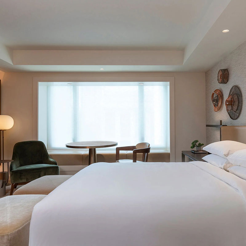 1 King Bed
