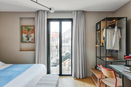Superior Double Room with Pool View