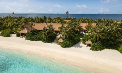 Three-Bedroom Grand Beach Villa with Pool