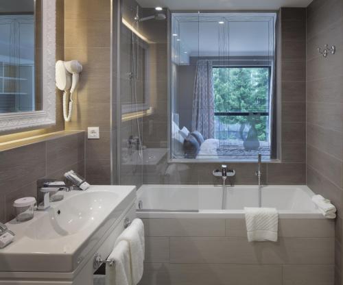 Comfort Double or Twin Room with Parking