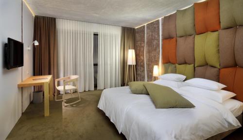 Comfort Double or Twin Room with Parking