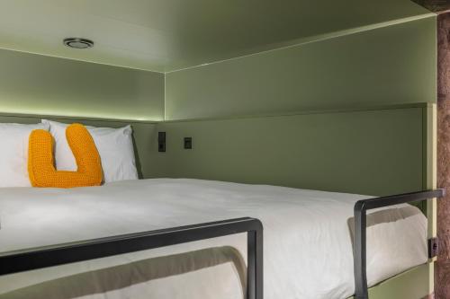The Double Pod (shared bathroom)