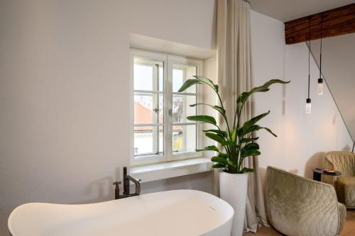 Deluxe Double Room with Bath