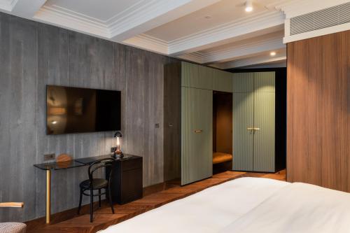 King Room with French Balcony
