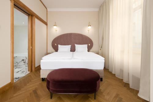 Grand Corner Suite
