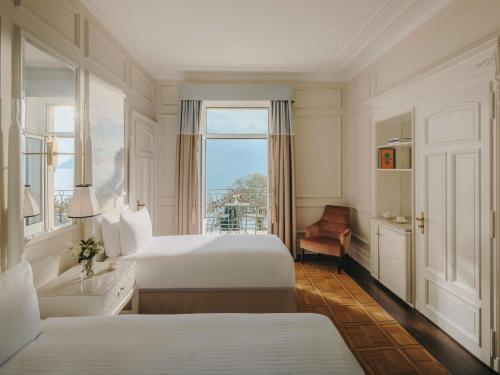 Fairmont Twin Room with Partial Lake View 