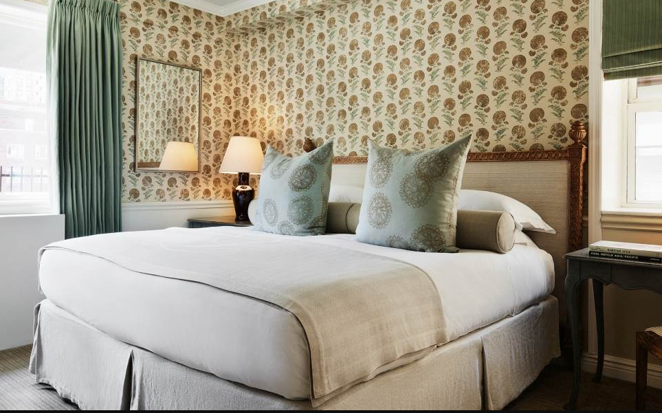 Deluxe One Bedroom Suite