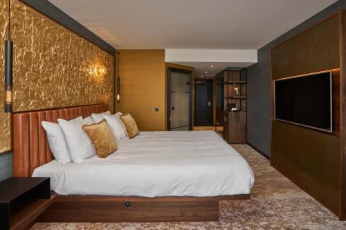 Dutch Design Double Room with Balcony