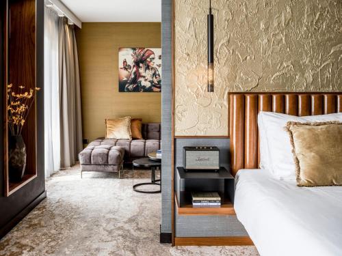 Dutch King Junior Suite with Balcony