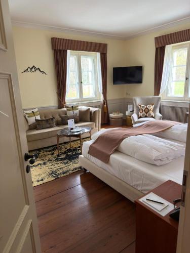 Deluxe Double Room with Extra Bed