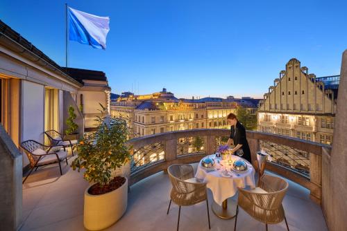 Mandarin Rooftop Suite