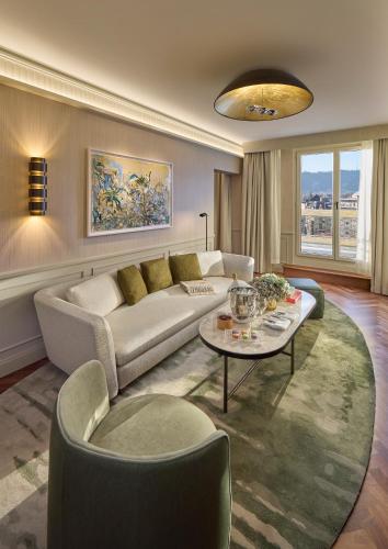 Grand Corner Suite