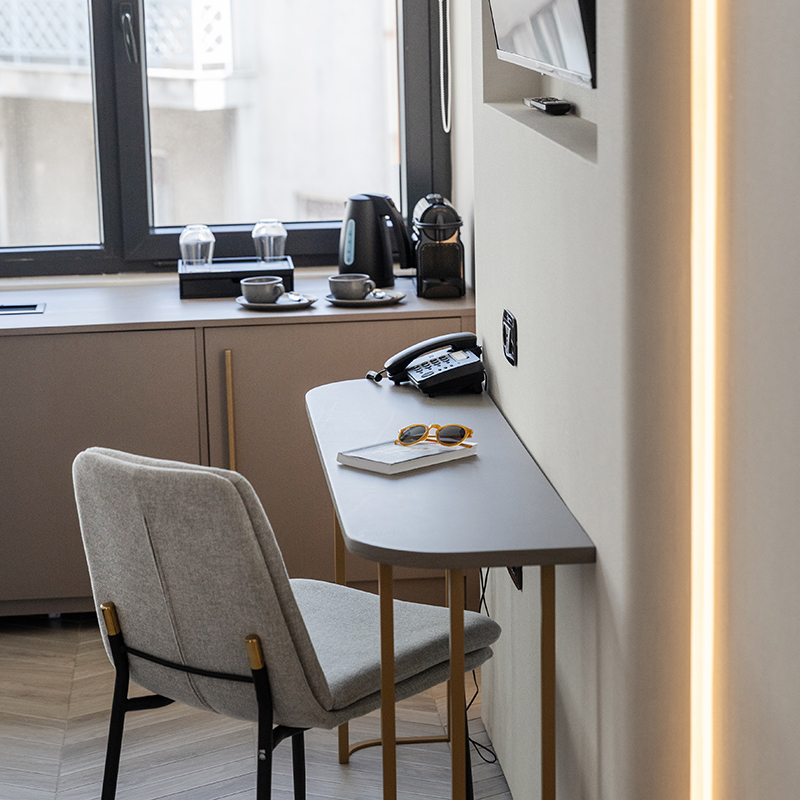 Neoclassic Room City View