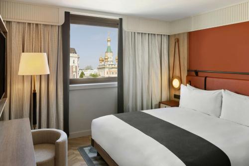 Superior King Room with Church View