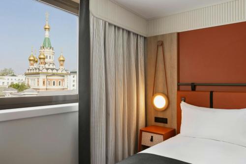 Superior King Room with Church View