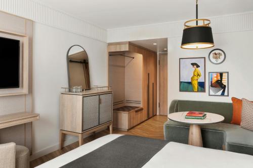 Superior King Room 