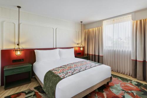 Junior King Suite with Church View