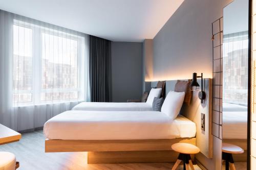 Moxy Twin Room