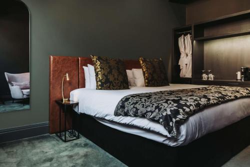 Classic King Room